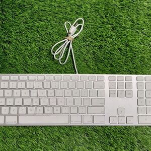 Genuine Apple A1243 USB Wired Aluminum Keyboard w Numeric KeyPad TESTED (AL05)